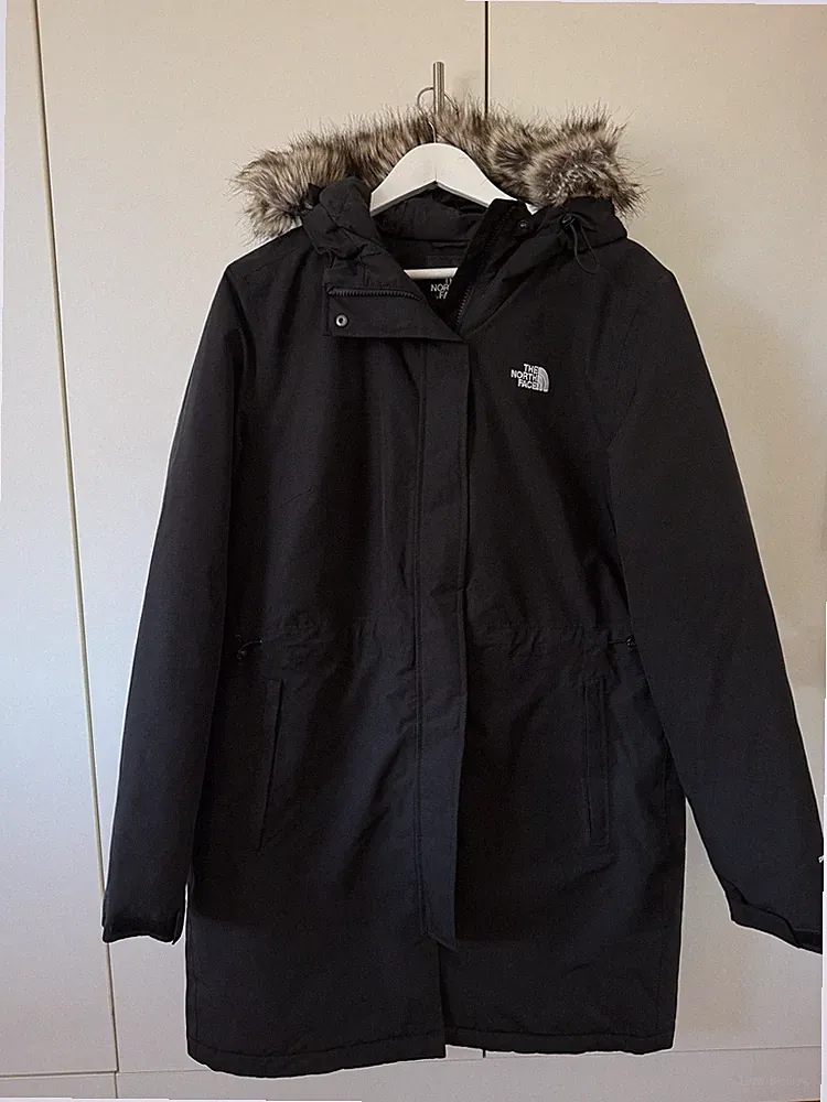 The North Face, schwarzer Wintermantel wie neu mit Fell Kapuze XL
