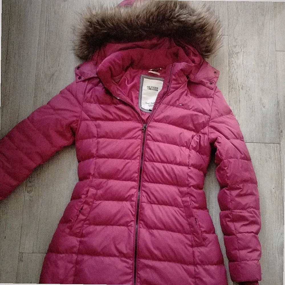 Tommy Hilfiger Damen Daunenmantel Gr.S/M , bordeaux-rot
