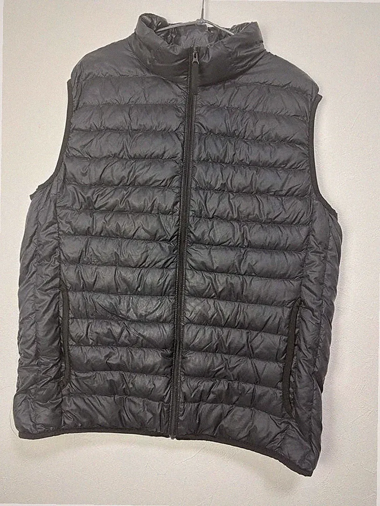 Uniqlo Ultra Light Daunenweste Schwarz Gebraucht Kleiner Riss