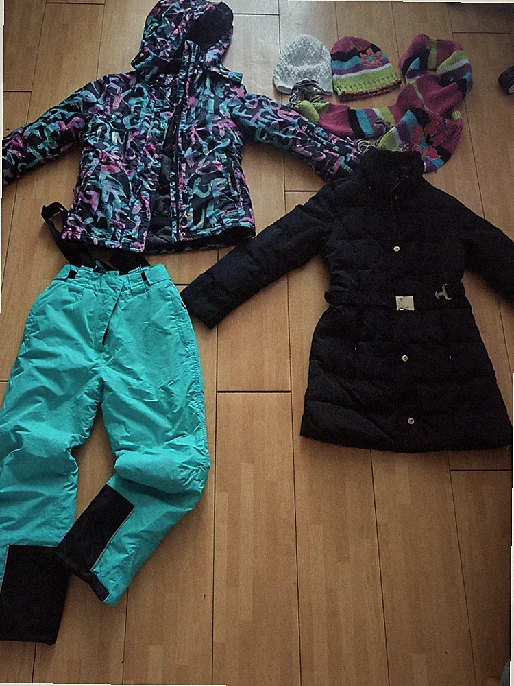 Winterpaket Gr. 140 | Zara Daunenmantel, Schneeanzug, Mützen & Schal