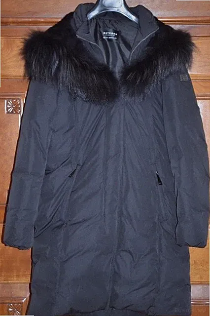 Wunderschöner Daunen Damenmantel mit Pelzkapuze Gr. 38 schwarz